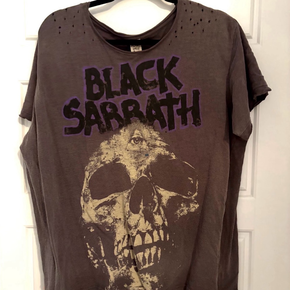 Magnolia Pearl Graphic Tee